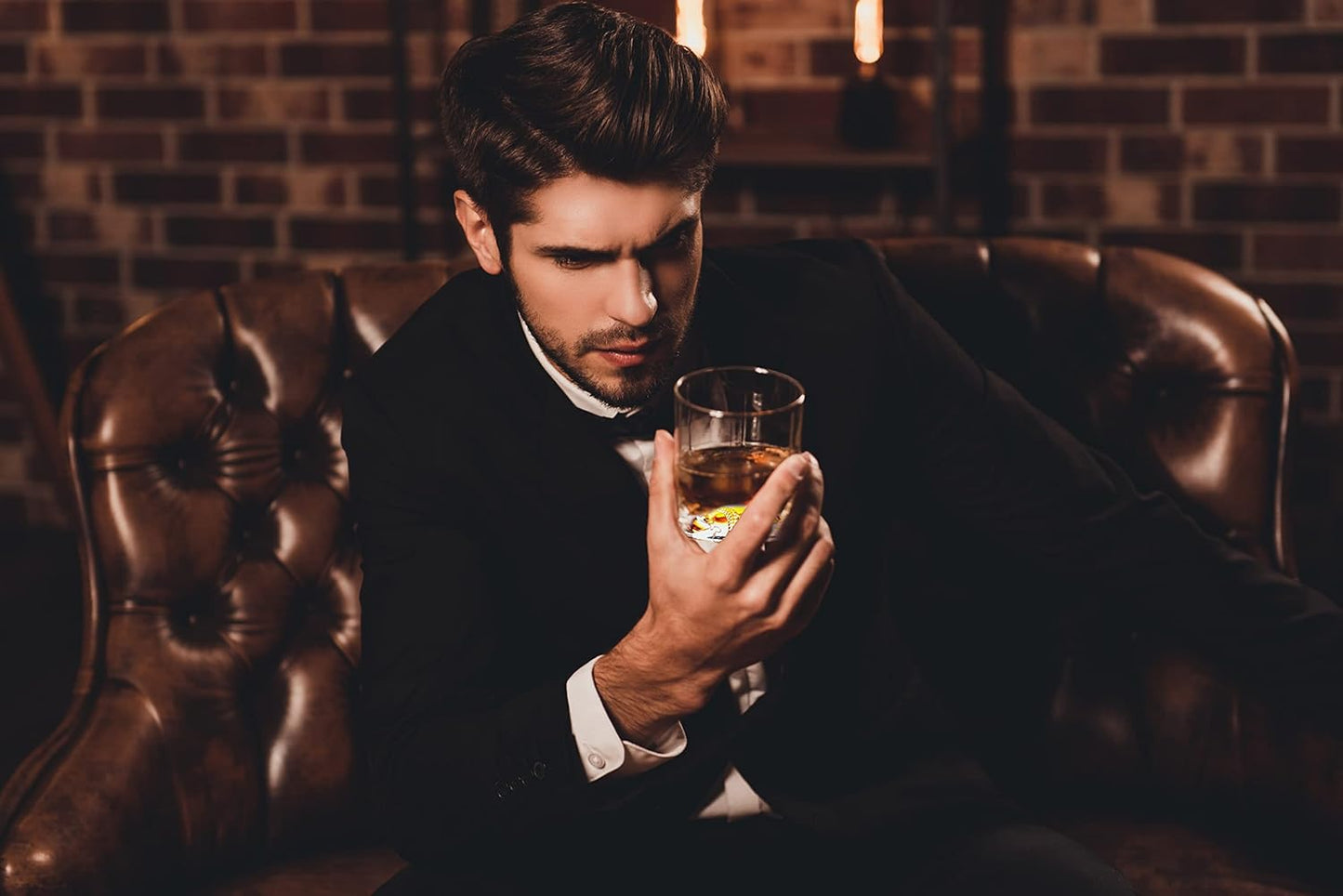 Baseball Bat Whiskey & Wine Decanter - 4 Baseball Glasses, Spirits Set - Coach Gifts for Dad, Boyfriend, Brother, Friend - For Whiskey & Wine